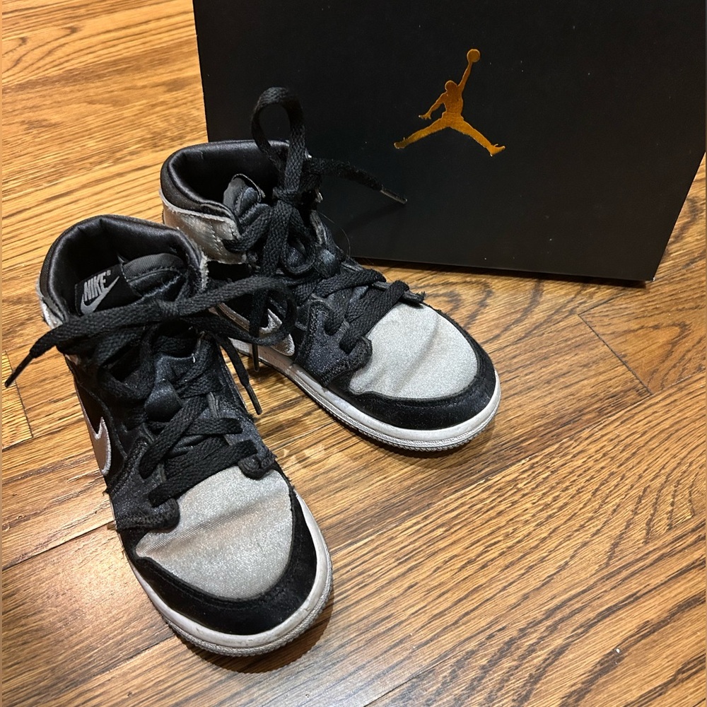 Jordan 1 Retro High OG (Like New), Toddler 9C